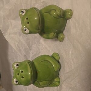 Green Frog Salt and Pepper Shakers
